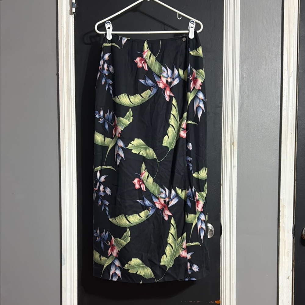 Tommy Bahama Vintage Tropical Silk Wrap Maxi Skirt Size: 10 Length: 37”